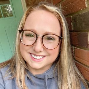 Meet your Posher, Brooke